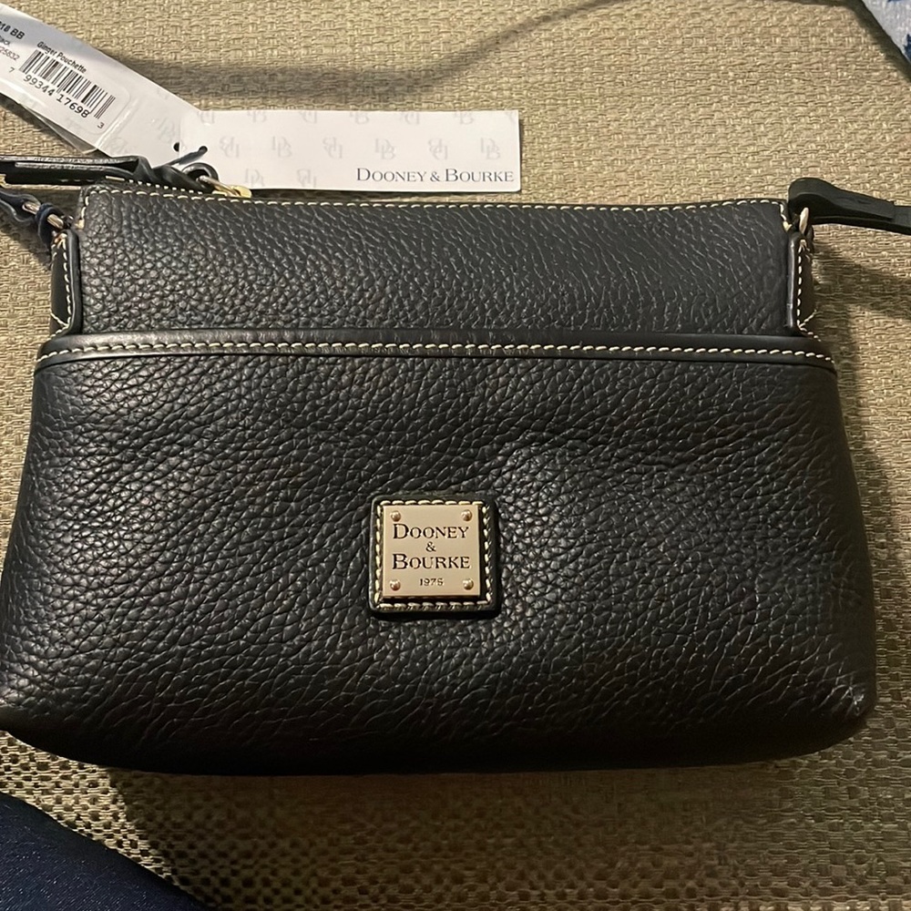 New Dooney & Bourke crossbody bag with dust cover